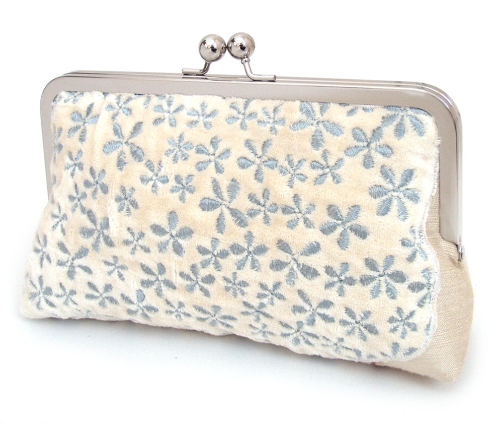 Ivory cloud clutch : Embroidered silk bridal purse / wedding accessory / bridesmaid gift