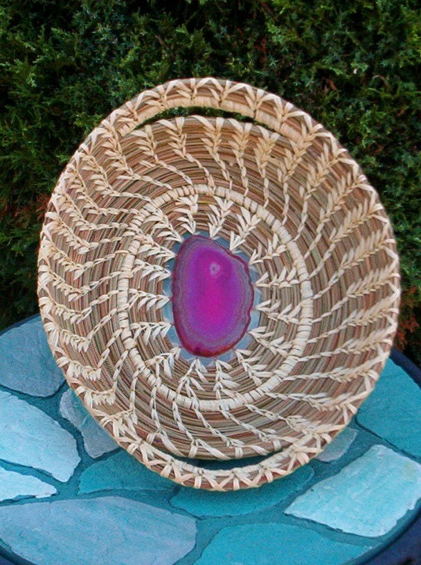 Pine needle basket with pink agate center