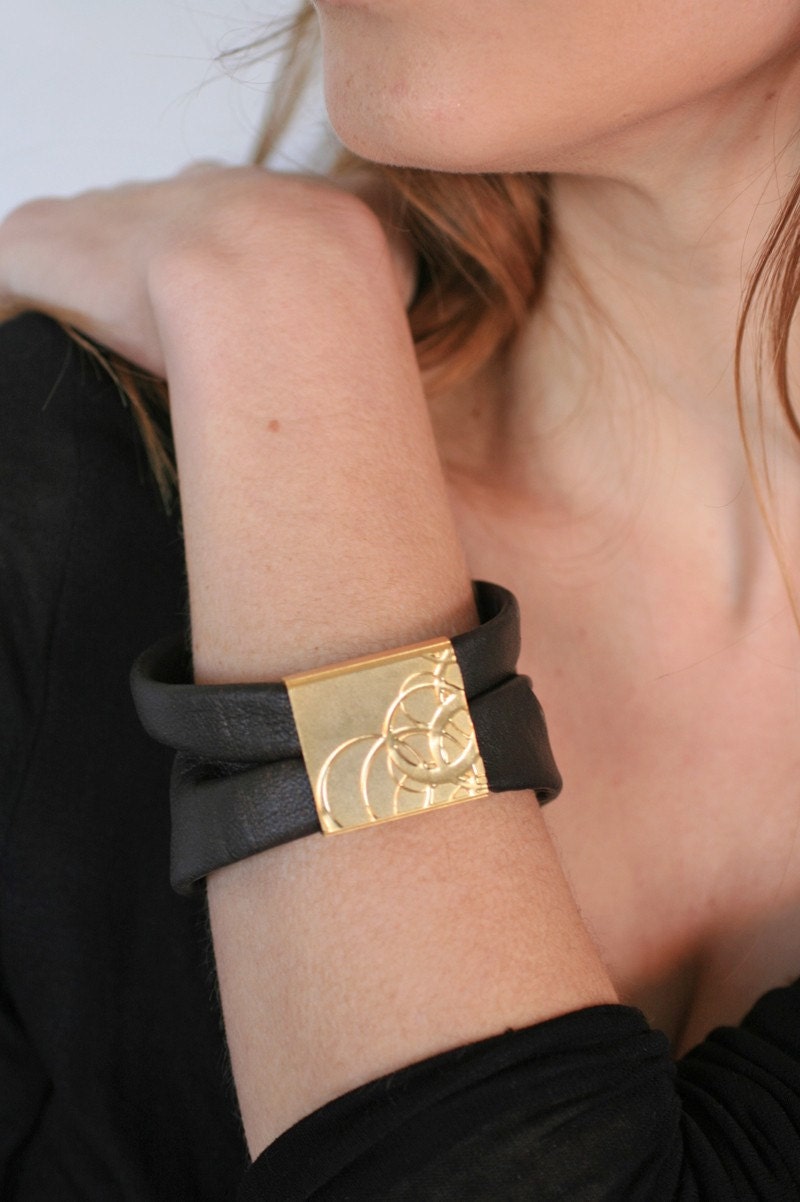 Brown Soft leather Bracelet with Gold Plated Element
