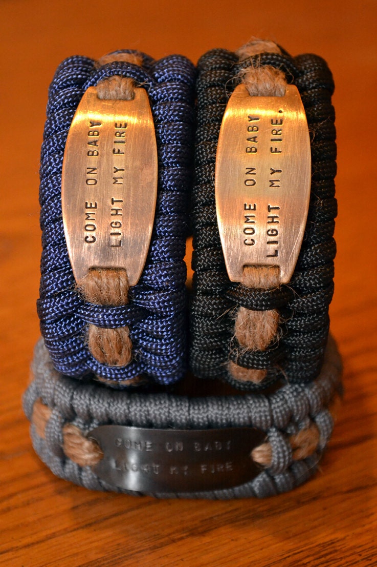 The Firestarter - Rechargeable paracord survial bracelet with Doors quote