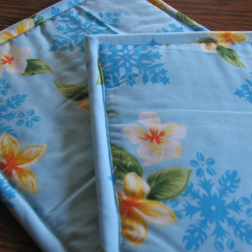 Set of 2 Hawaiian potholders