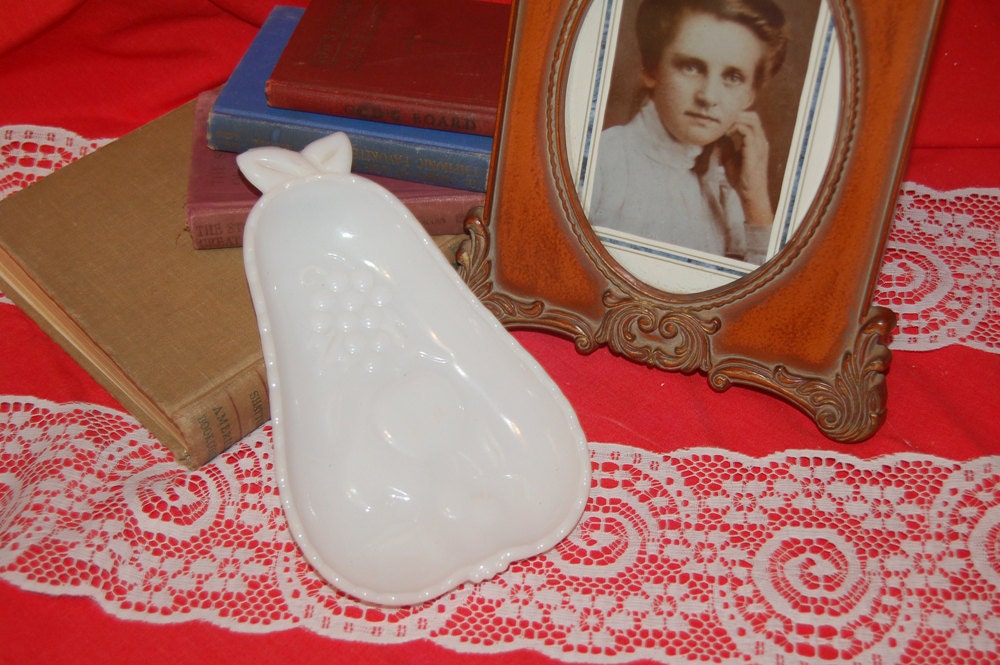 Beautiful White Milk Glass Pear Shaped Dish collectibles vintage housewares serving home decor depression glass antique fruit candy dish