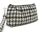 Clutch Purse, Rectangle Wristlet  - Houndstooth in Black Grey and Cream