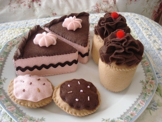 Chocolate Strawberry Felt Dessert Set