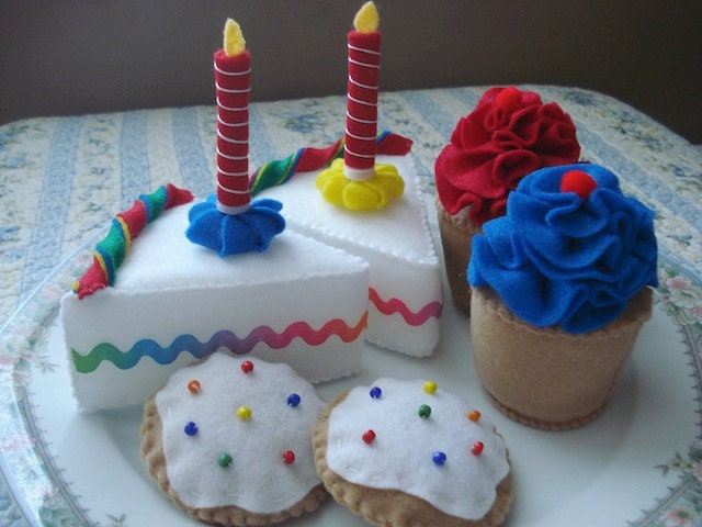 Felt Primary Birthday Dessert Play Food Set