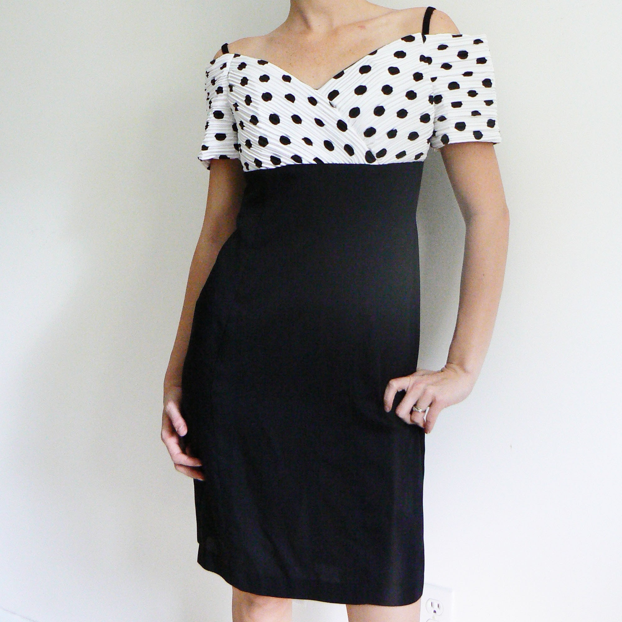 black and white .vintage. (polka-dot) dress