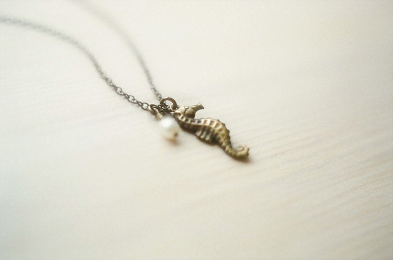 Dreamy seahorse and pearl necklace in antiqued brass