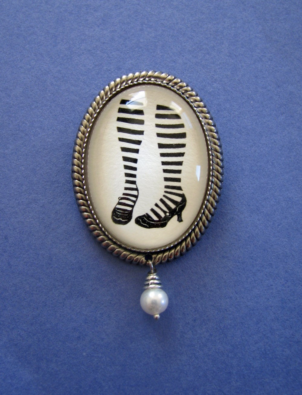 SALE 20% OFF // Coupon code: MEMORIALDAYSALE - Waiting for the Phone to Ring Brooch