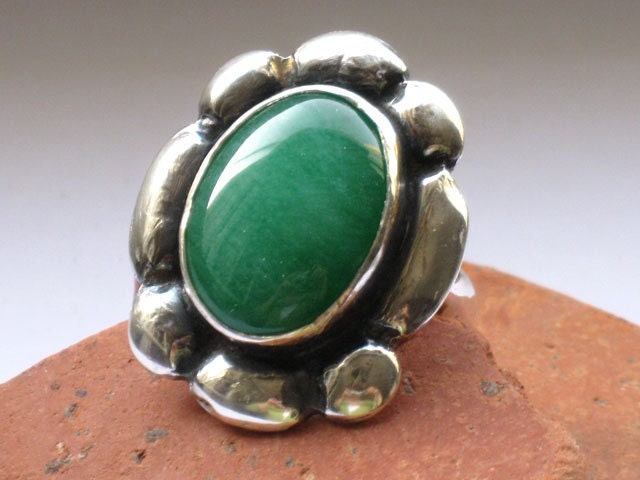 Silver Green agate ring , flower shaped - hammered handmade sterling silver jewelry