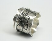 Ginkgo Leaf Pattern Spinner Ring with Haiku Poem