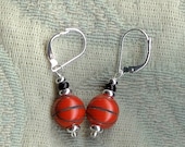 Shoot who does not want basketball earrings