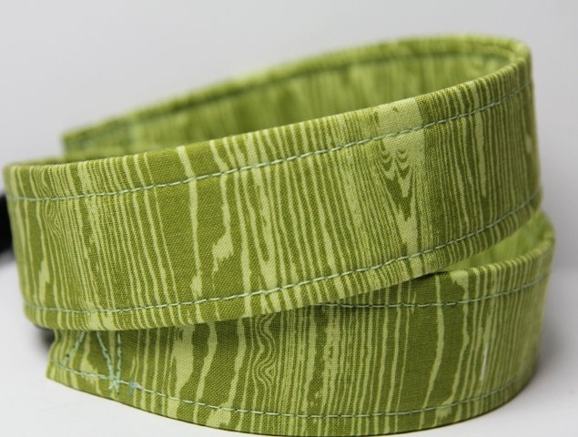 Woodgrain Camera Strap in Dill