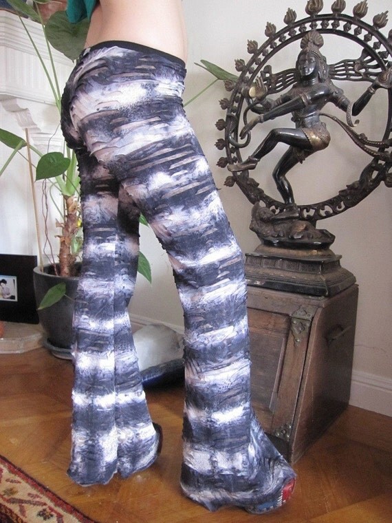 Brazilian-Style Cut (Cut out textured) (Black/White/Grey Peek-a-boo Leopard Fabric)