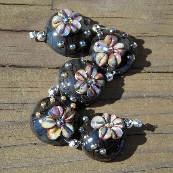 Handmade lampwork beads...Dragon Lily