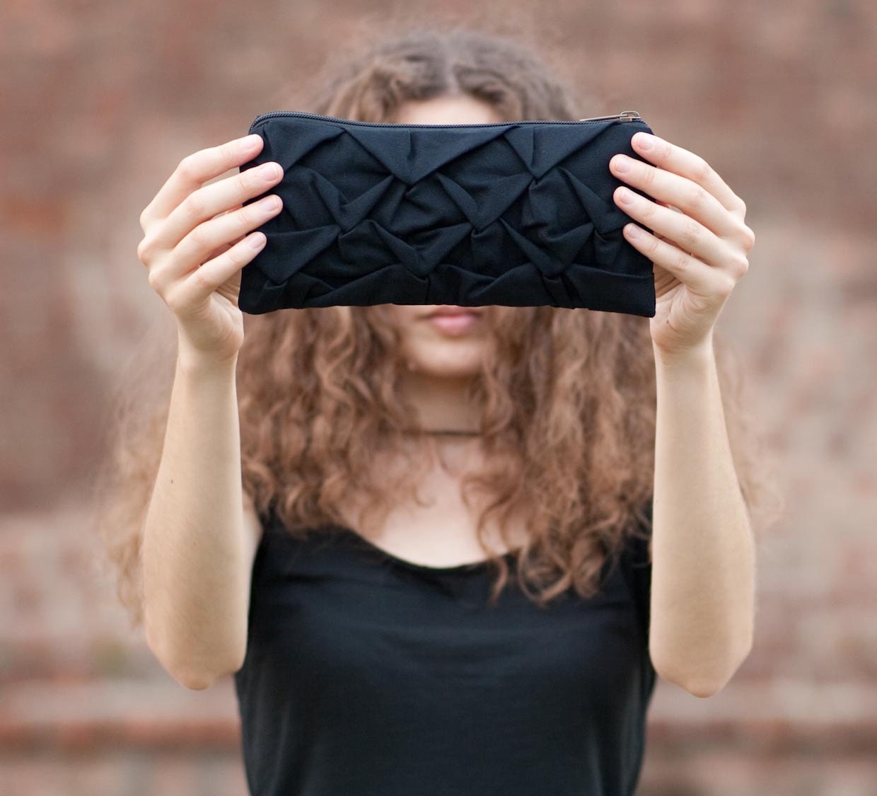 Piccola Ninfea pouch in black
