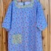 The Mama San Mamasan Kappogi Full Coverage Smock Apron in BLUE Jam & Jelly Print Size Large (18-20)