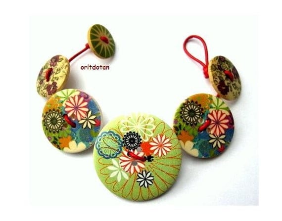 Button bracelet jewelry made of wood buttons beautiful colorful ornaments