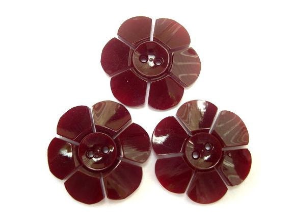 3 flowers buttons, vintage, plastic, beautiful color, 27mm, for button jewelry