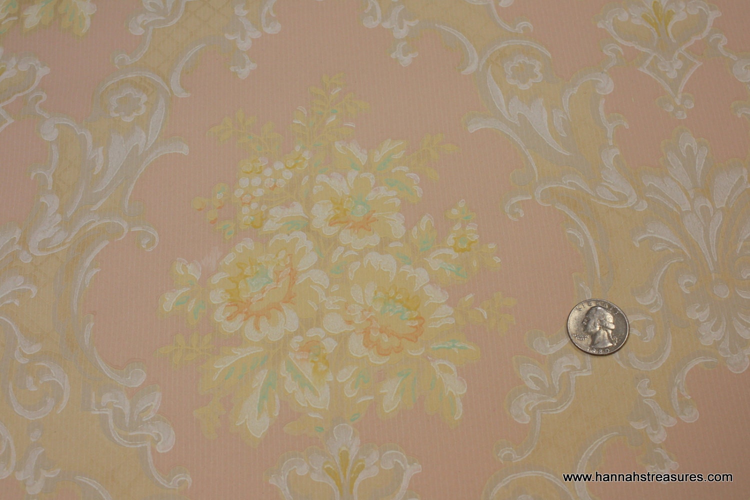 1930's Vintage Wallpaper  Victorian pink with pale yellow rose bouquets