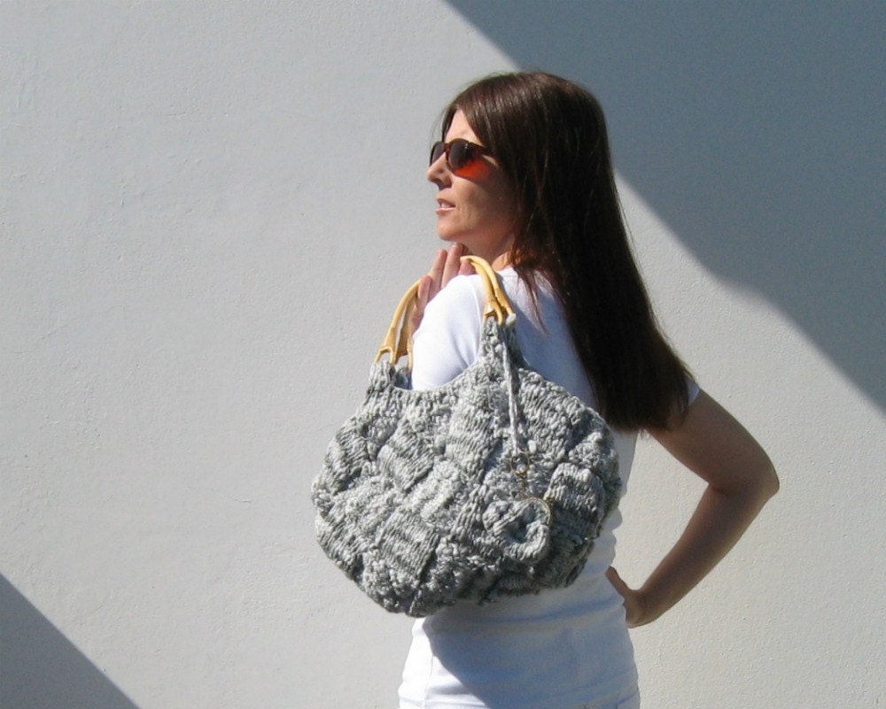 Handbag Knitted in Variegated Gray Cotton with Rattan Handles
