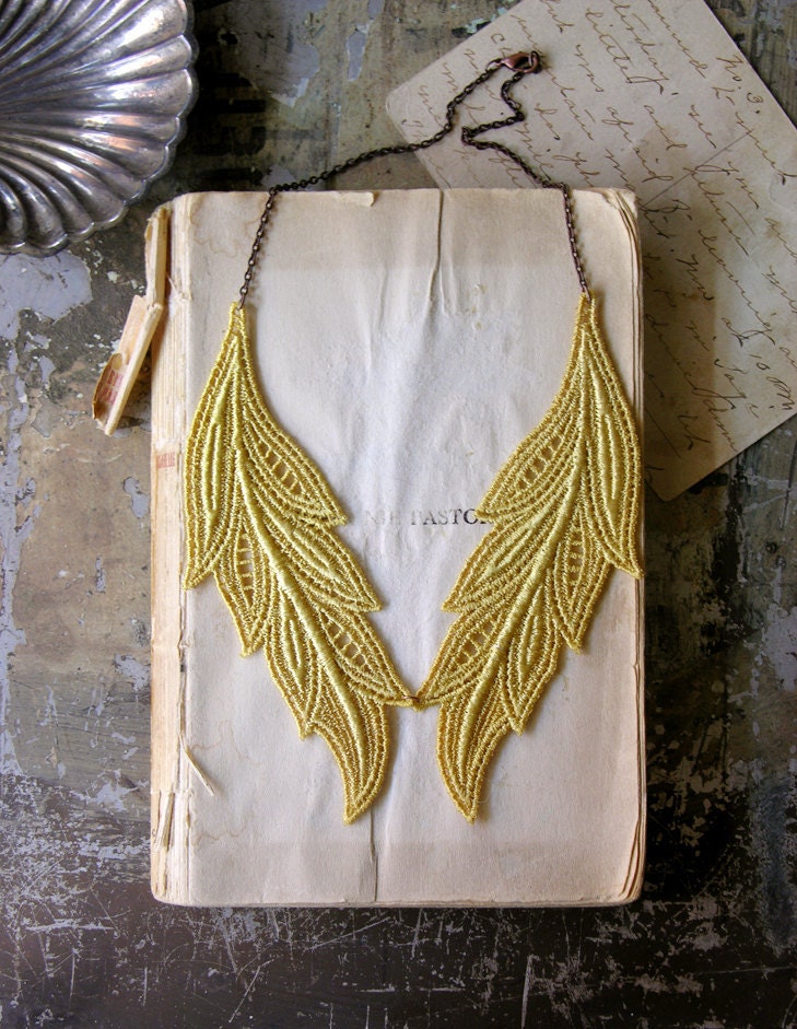 lace necklace -MUSE- (jonquil)