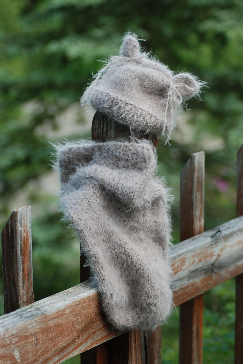 DELUXE Kitten Boutique  Hand Knit Hat and Cocoon Pod Wrap SET 0-3 months Newborn Baby Photo Prop