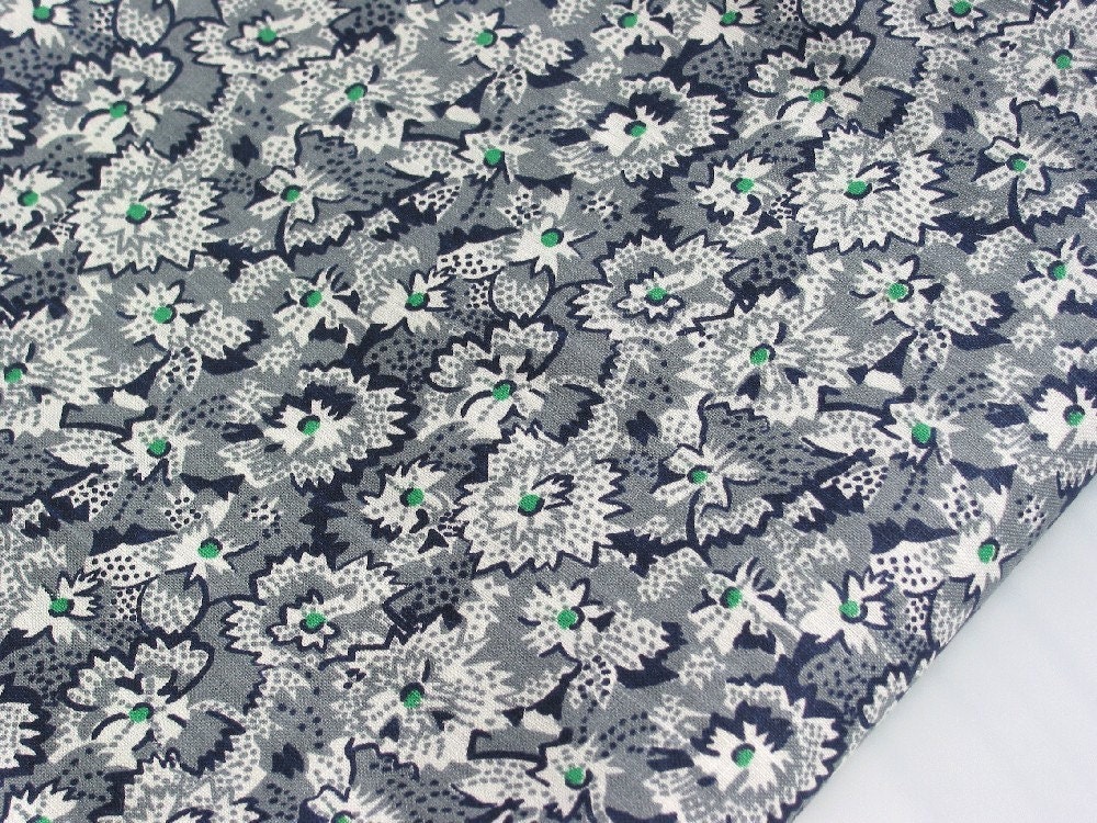 Vintage Fabric 1940-50's Grey Floral Spikey Flowers 1YD