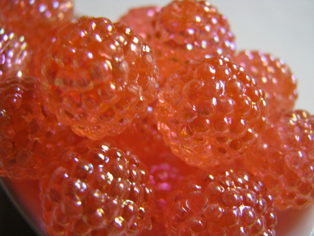 Vintage lucite berry beads - coral pink AB  (6)