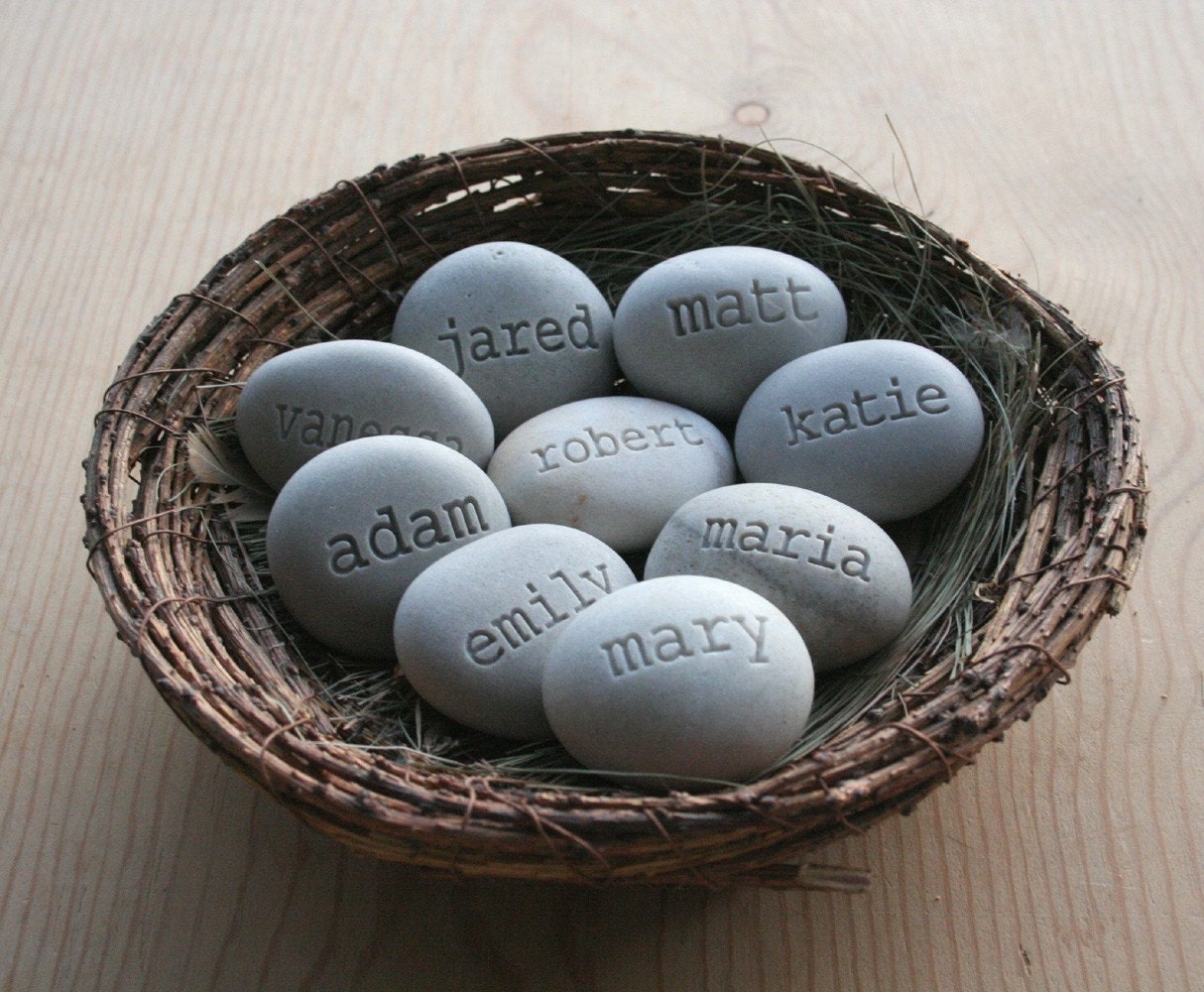 Grandmother gift personalized nest - Set of 9 engraved name stones  - Mom's Nest (c) by sjEngraving