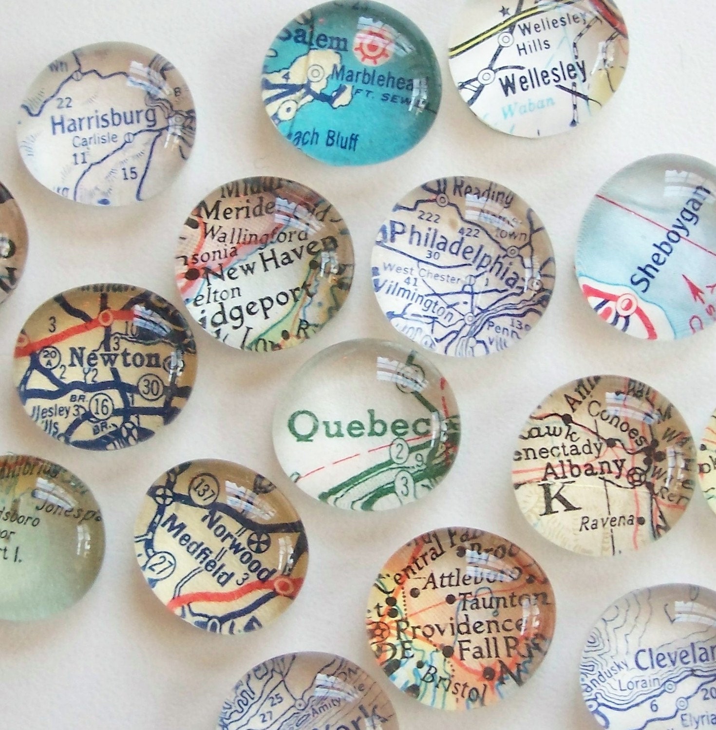 Vintage Map Magnets - Set of Four (you pick the regions) Perfect customized, personalized gift. 11 Diy-able Ideas For Using Maps and Mod Podge. Simplicity In The South.