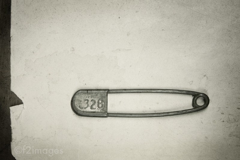 8x12 Laundry Pin