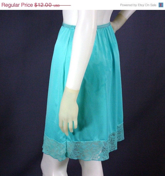 SALE 50s Blue Mist Vassarette Munsingwear Half Slip, Medium - Vintage Lingerie