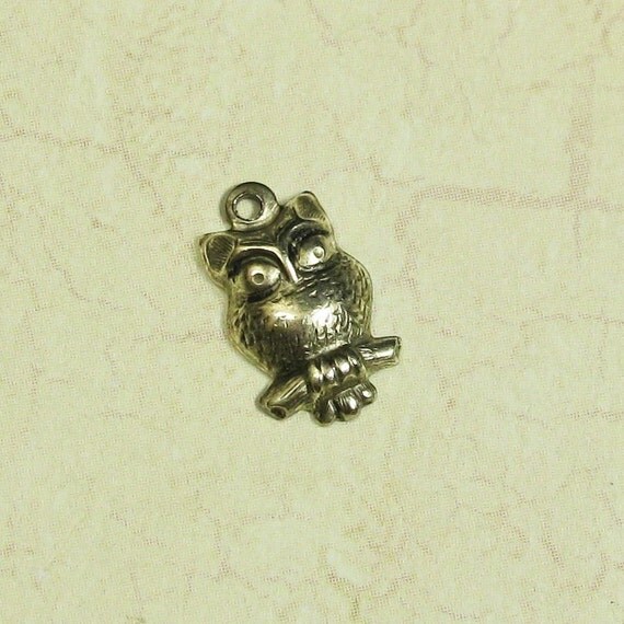 12 Antique Silver Tiny Owl Bird Charms Jewelry Findings 802