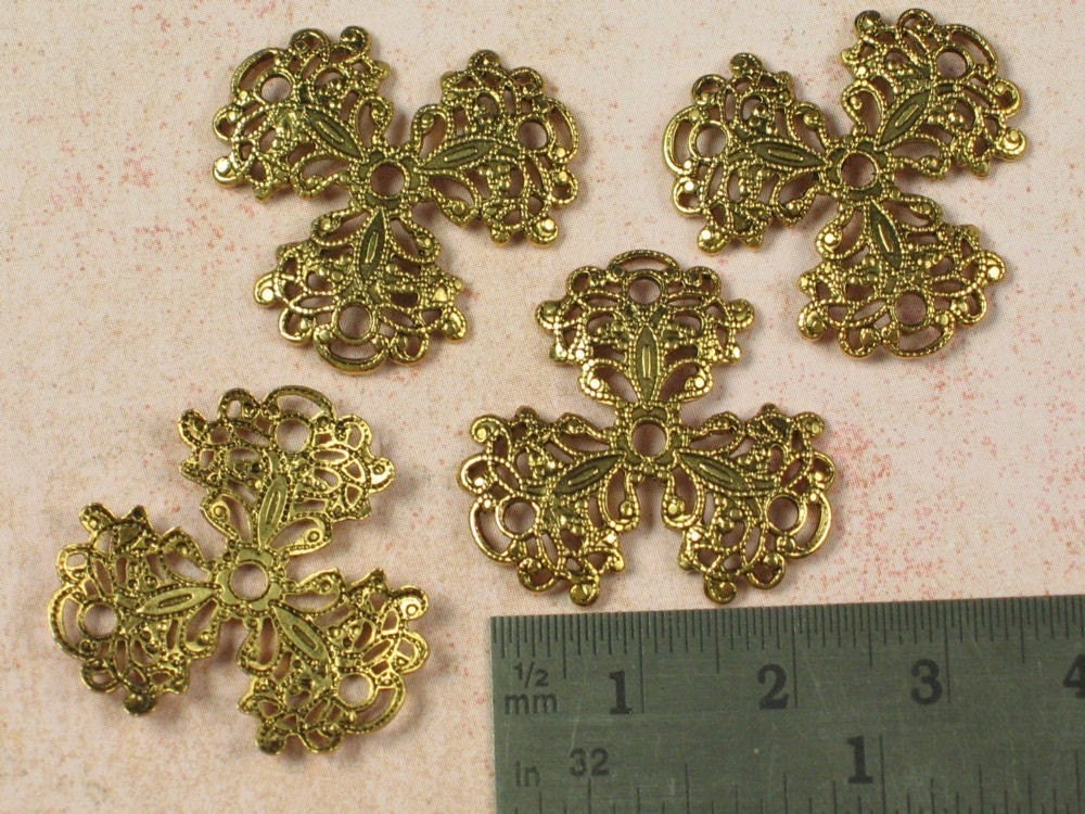 4 Antique Gold Jewelry Findings Pendent Filigree 291