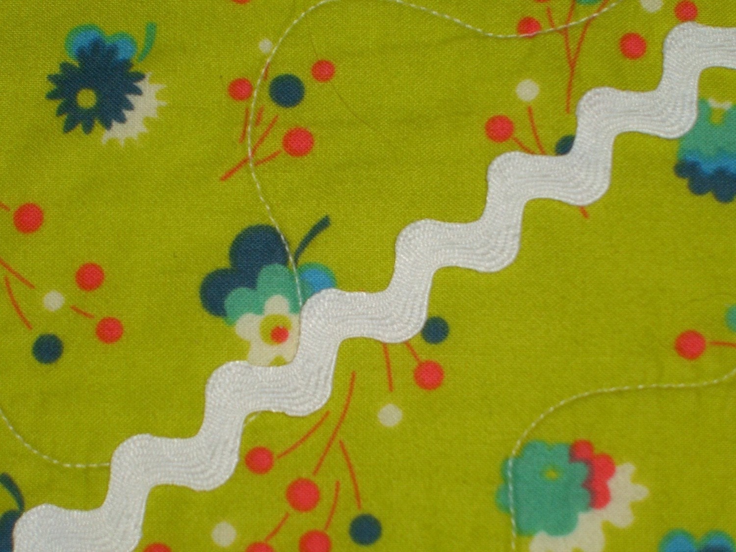 Last 4 Yards White Ric Rac Trim 3/4 Inch Wide