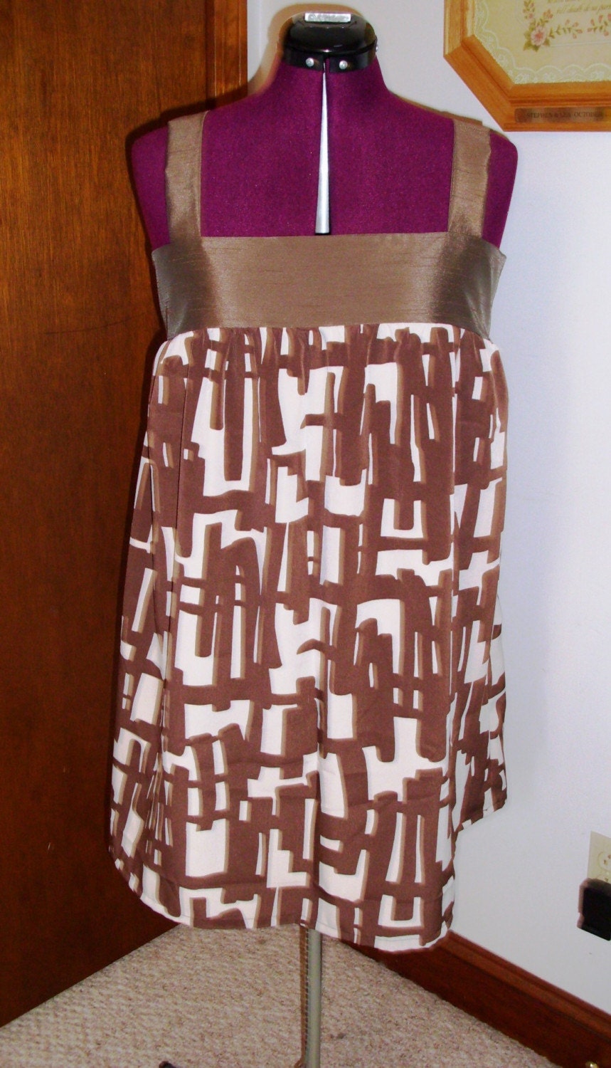 Empire trapeze dress B36