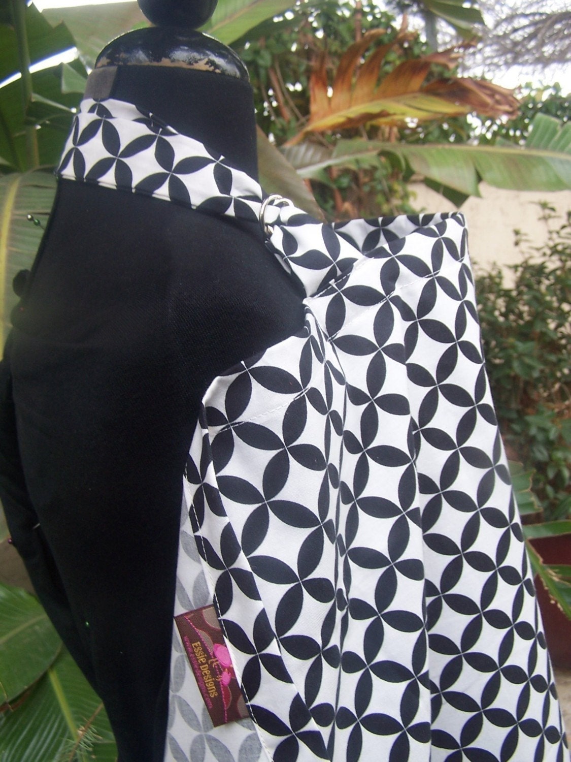 Nursing Cover- Diamond Eye Black and White
