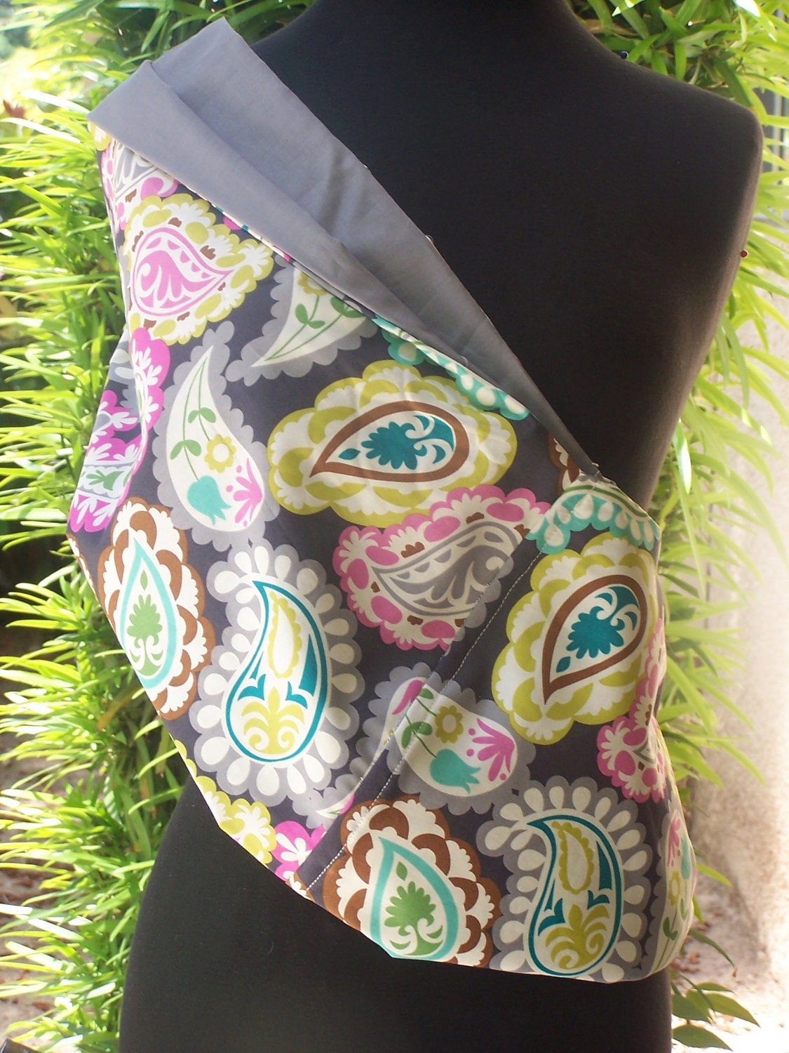 Baby Sling Baby Carrier  -  Gray Paisley with Gray Lining