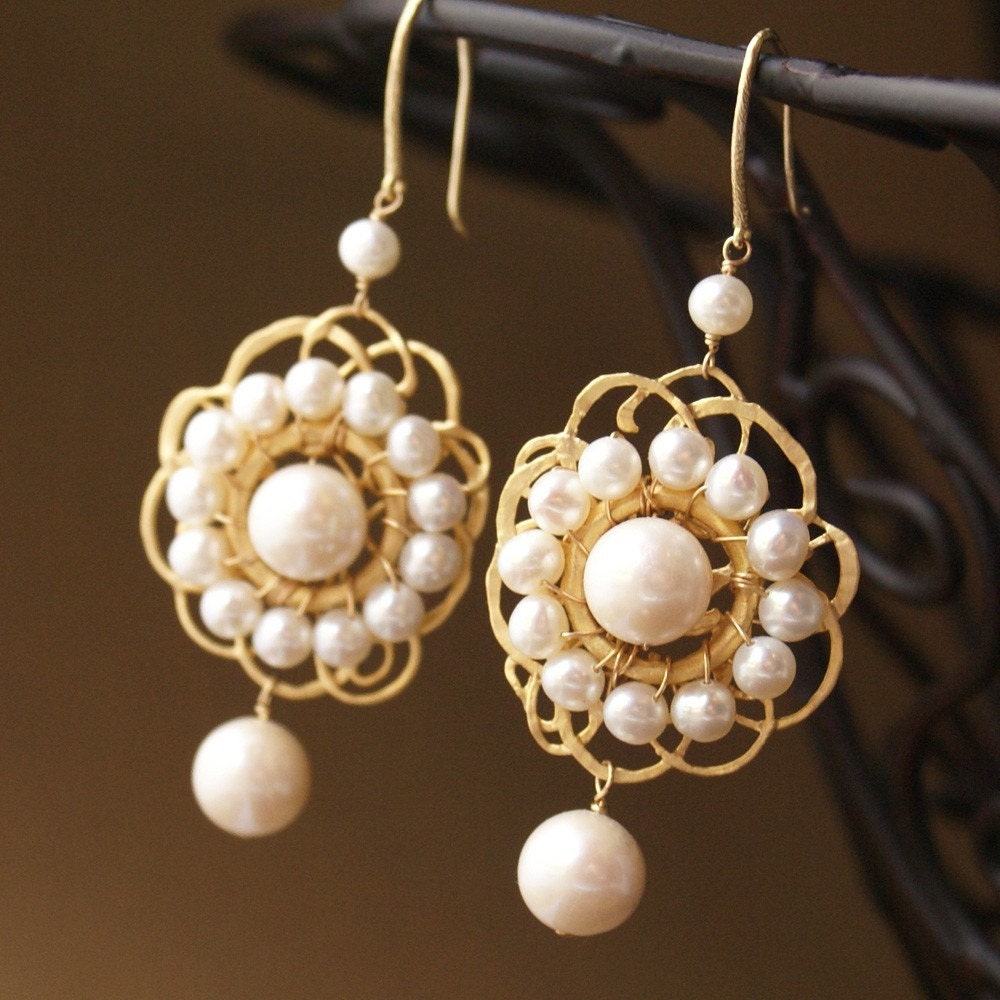 Luxe Pearl Doily Earrings - 14k gold