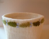 White Felt Bowl- Green Leaves