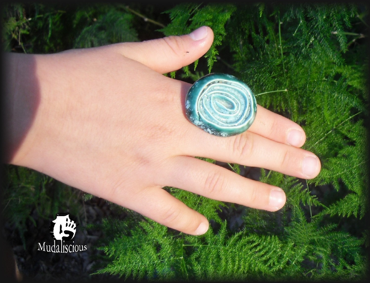 Emerald Eyes Stoneware Adjustable Ring