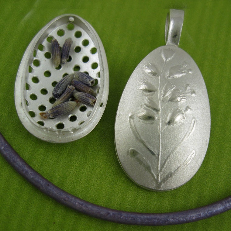 AROMATHERAPY LOCKET LAVENDER Sachet Sterling Silver Sprig Lavande