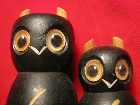 Vintage 1950's Owl & Owlet Salt Pepper Shakers, Wooden, Pair of Hooters, Magnetic, retro 50's Wise Owls Kitchen Art antique home decor