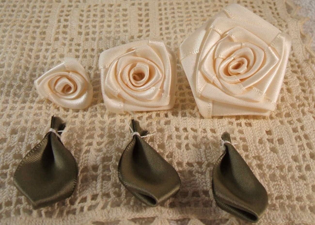 3 Graduating S,M,L Ribbon Rose Appliques for Boutiques,Desingers  Cream