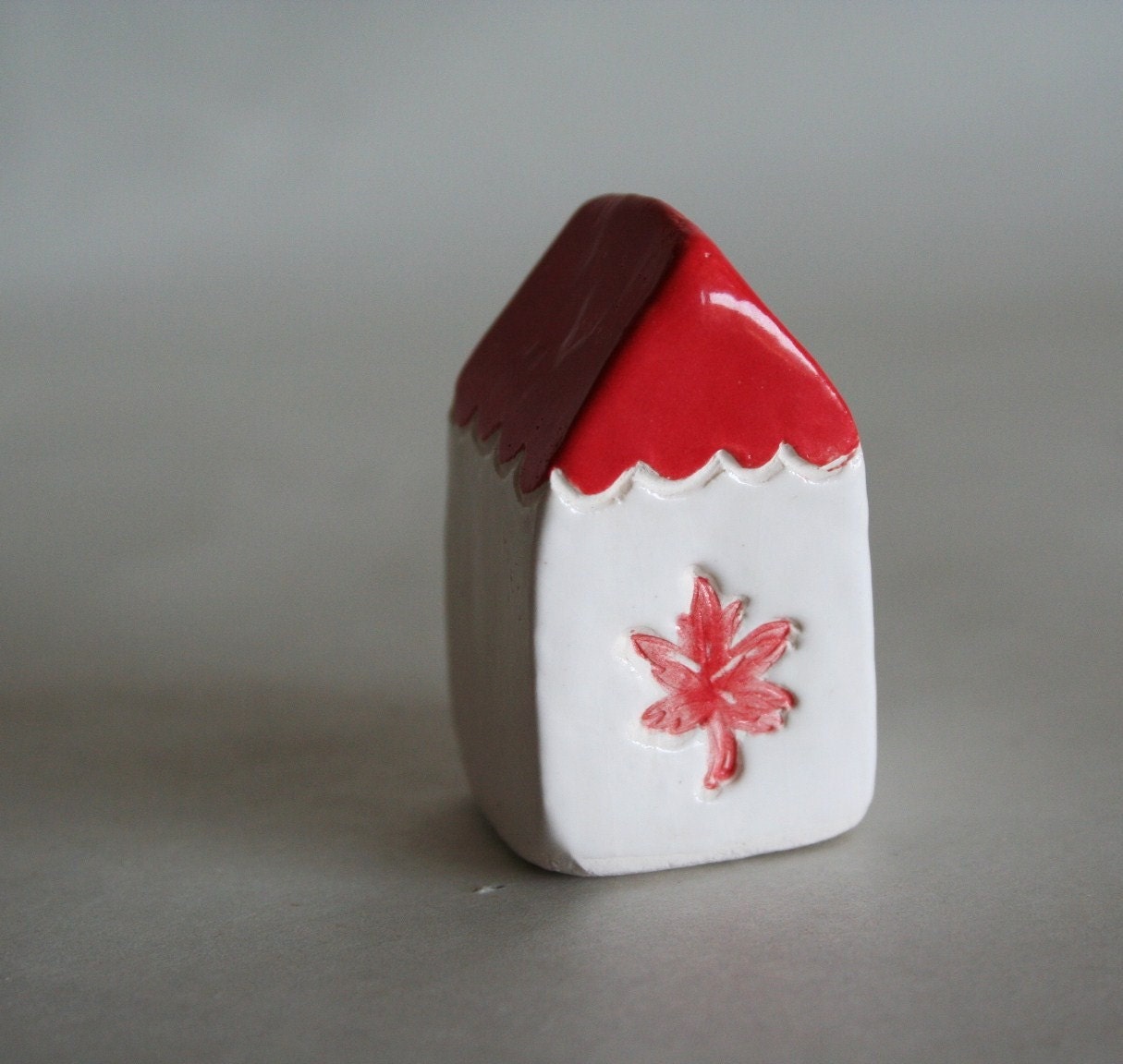 Canada House - Maple Leaf - Red White