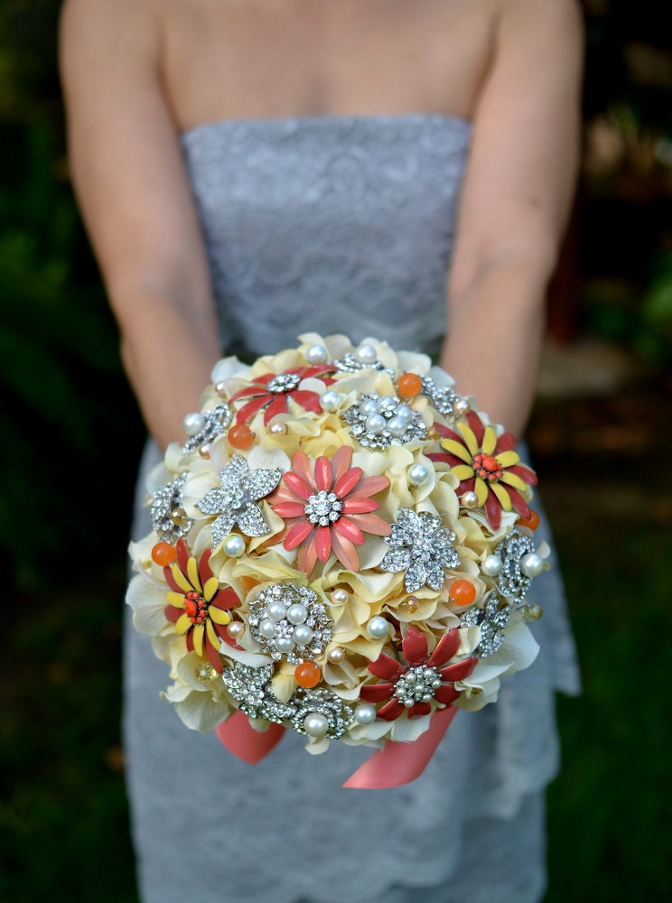READY TO SHIP -- Vintage sunshine brooch bouquet