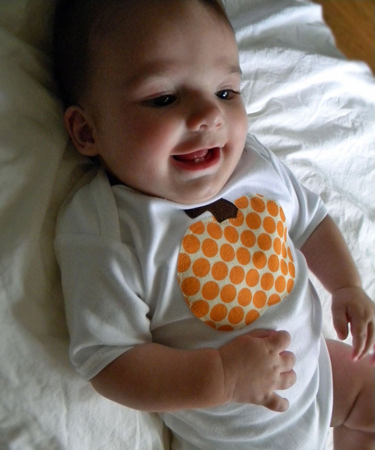 size 6-12 months - Short Sleeve Bodysuit with a Pumpkin applique - Cute Halloween Baby Clothes - Gender Neutral