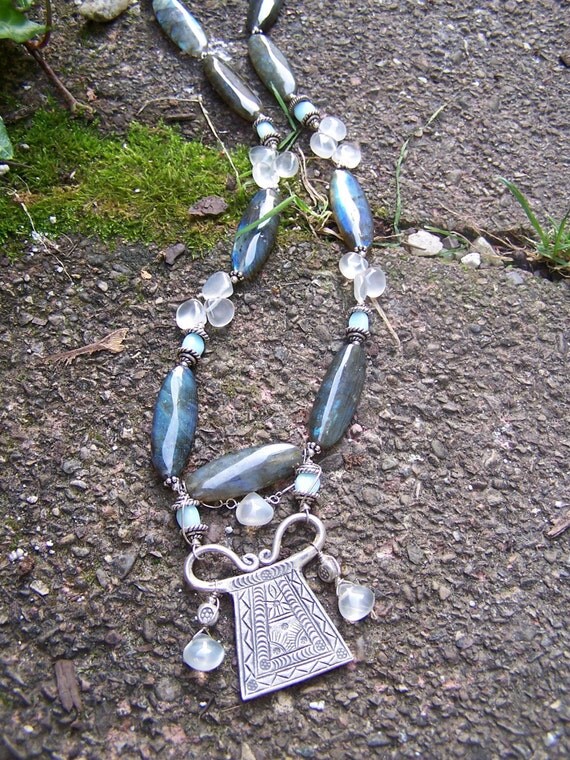Labradorite Necklace Preview 2