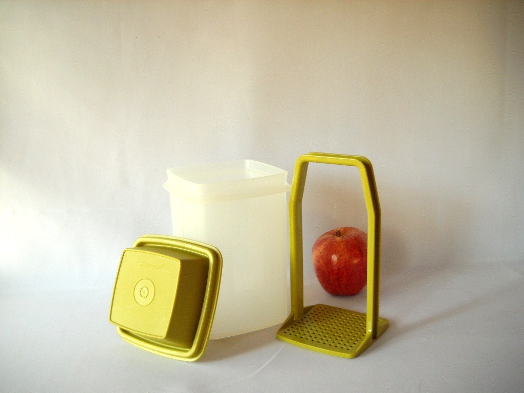 Vintage Tupperware Pickle Keeper Container Avocado Green 1970s Kitchen Decor Pick A Dilly Storage Plastic Storage