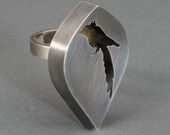 Birds of a Feather shadowbox ring in Quetzal